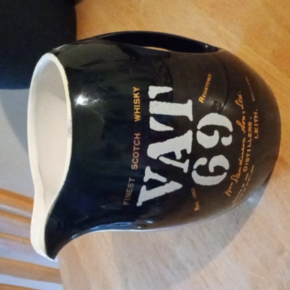 VAT 69 DECORATIVE MUG 6" TALL 5" WIDE FINEST SCOTCH WHISKEY - Picture 1 of 5